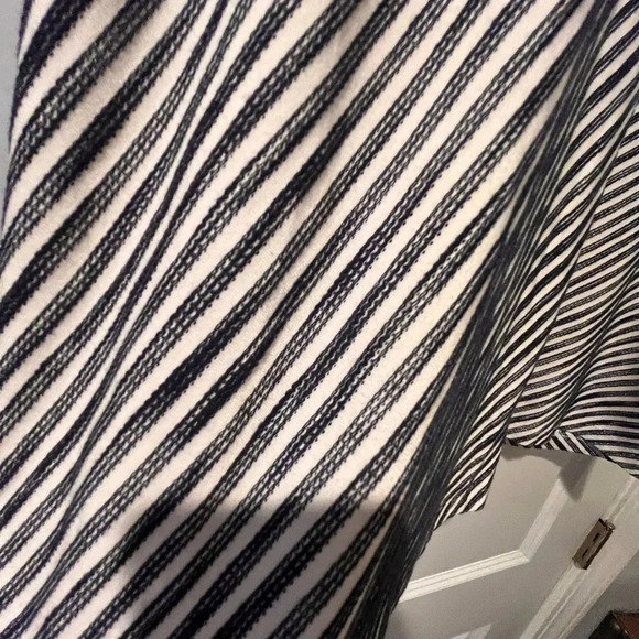 ~Lou & Grey~ Top - Large - Picture 3 of 6